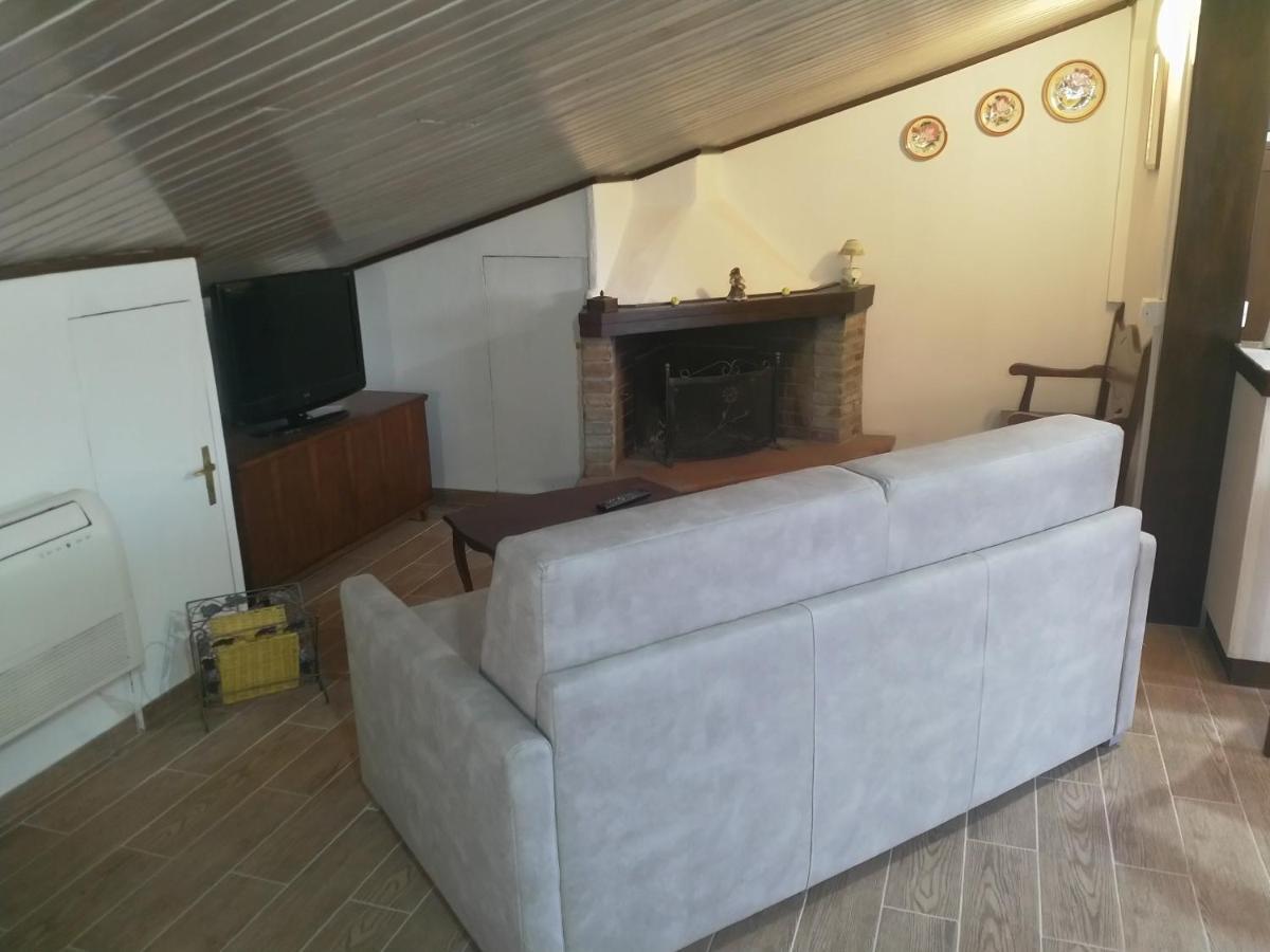 A Due Passi Apartment Arezzo Bagian luar foto