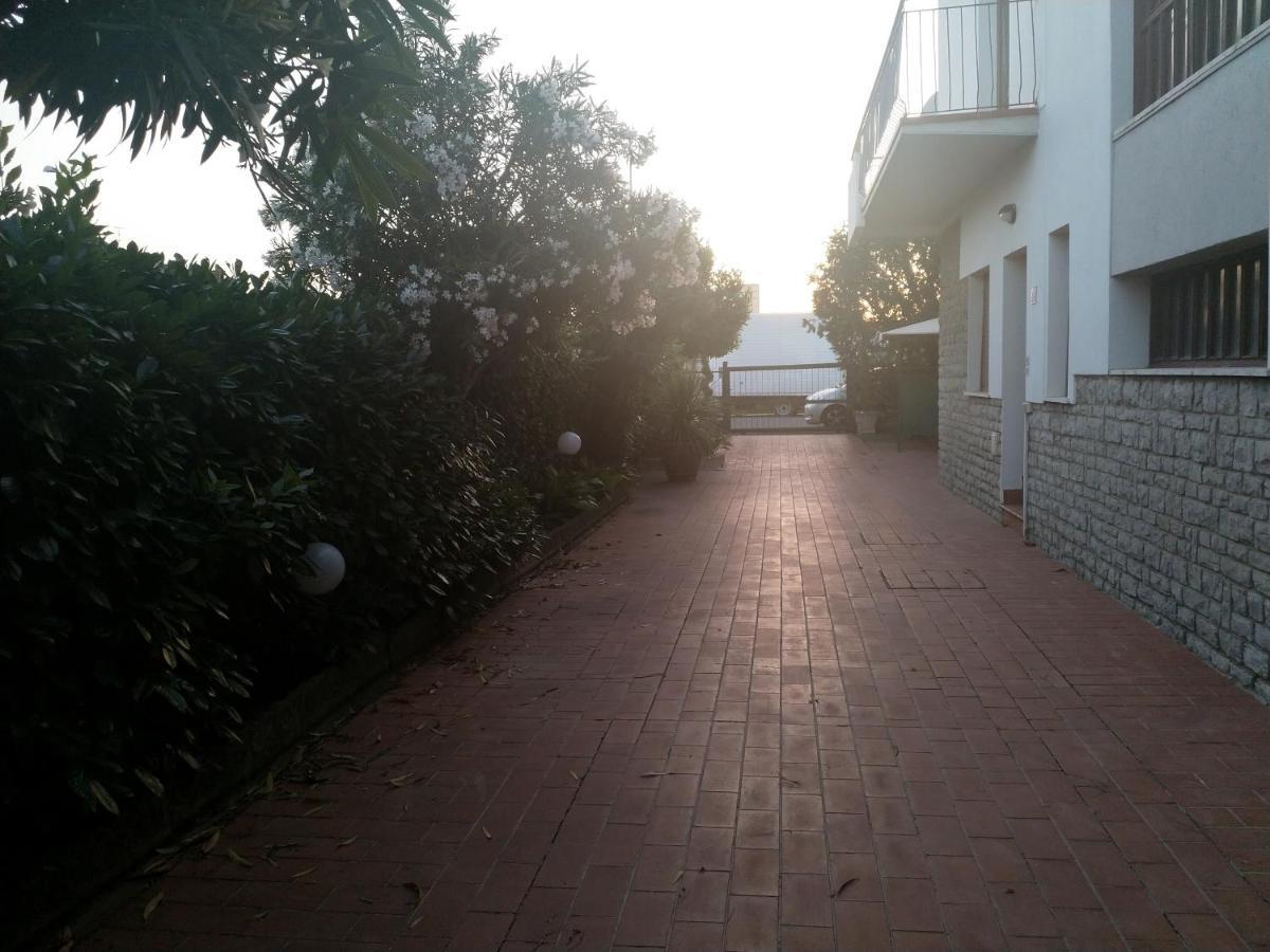 A Due Passi Apartment Arezzo Bagian luar foto