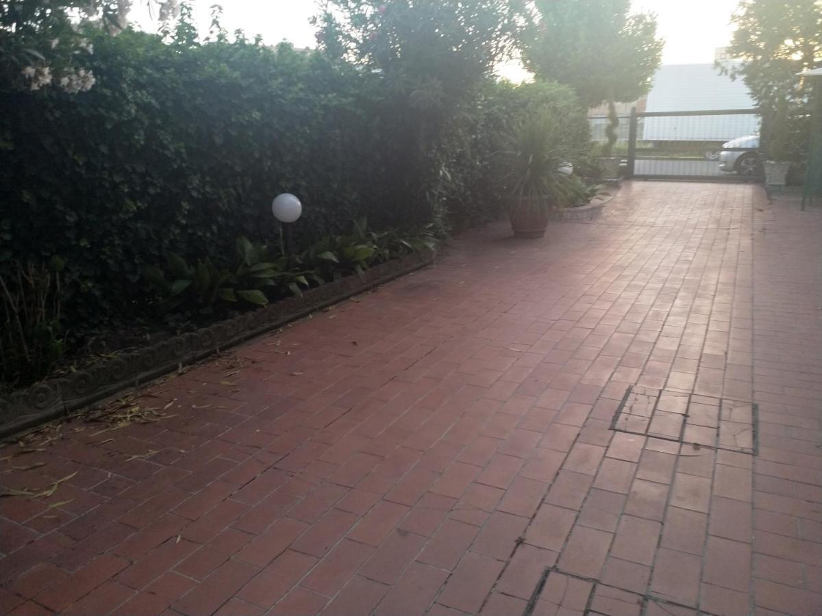 A Due Passi Apartment Arezzo Bagian luar foto