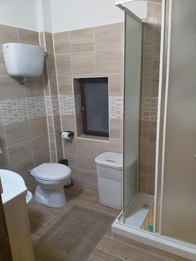 A Due Passi Apartment Arezzo Bagian luar foto