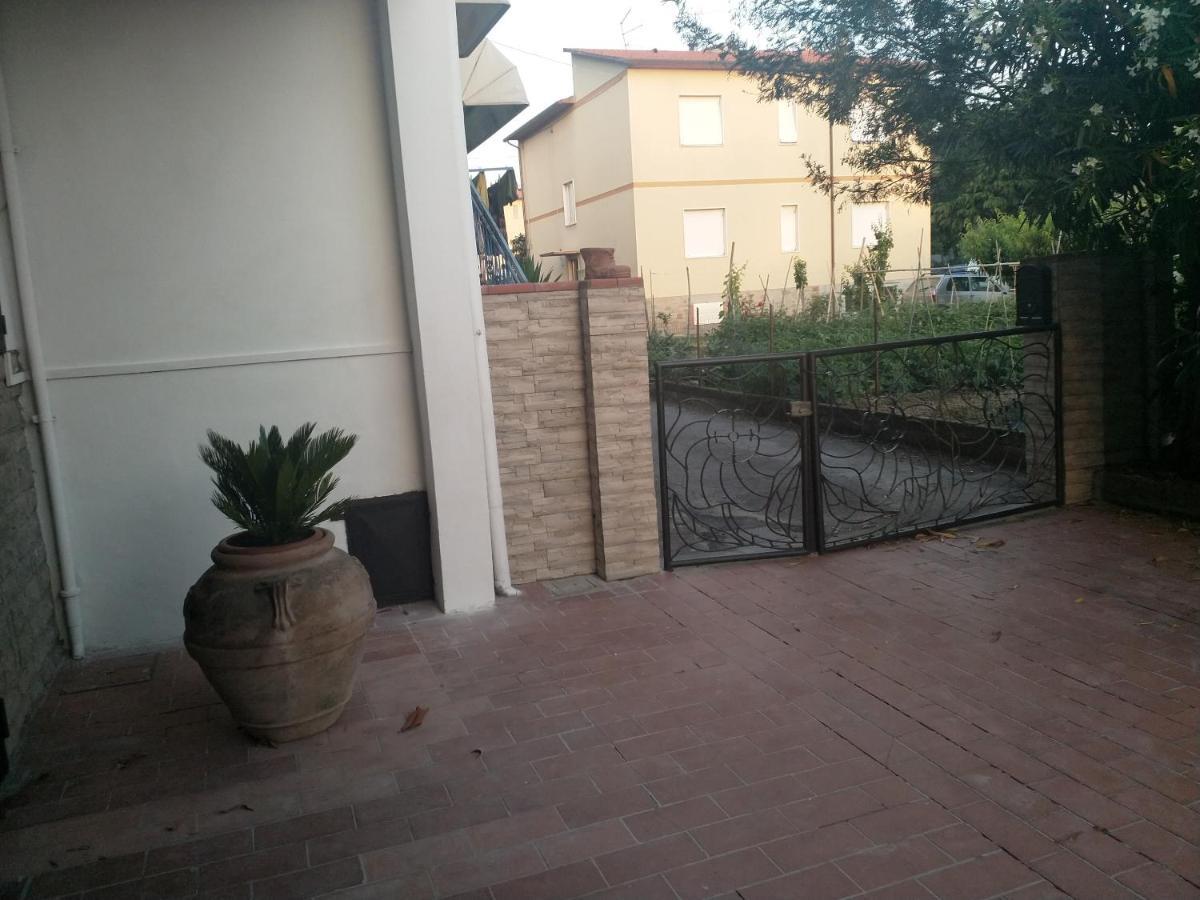 A Due Passi Apartment Arezzo Bagian luar foto