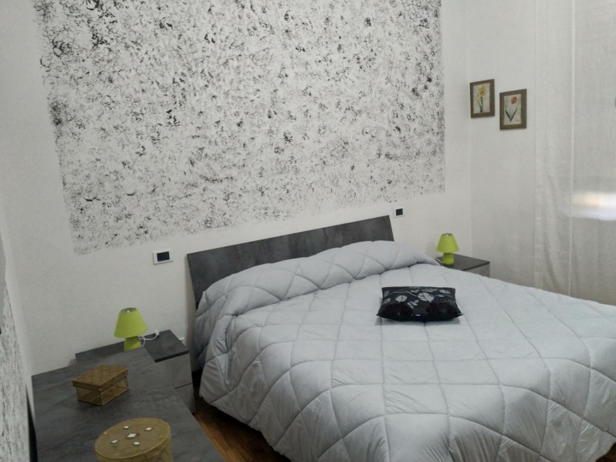 A Due Passi Apartment Arezzo Bagian luar foto
