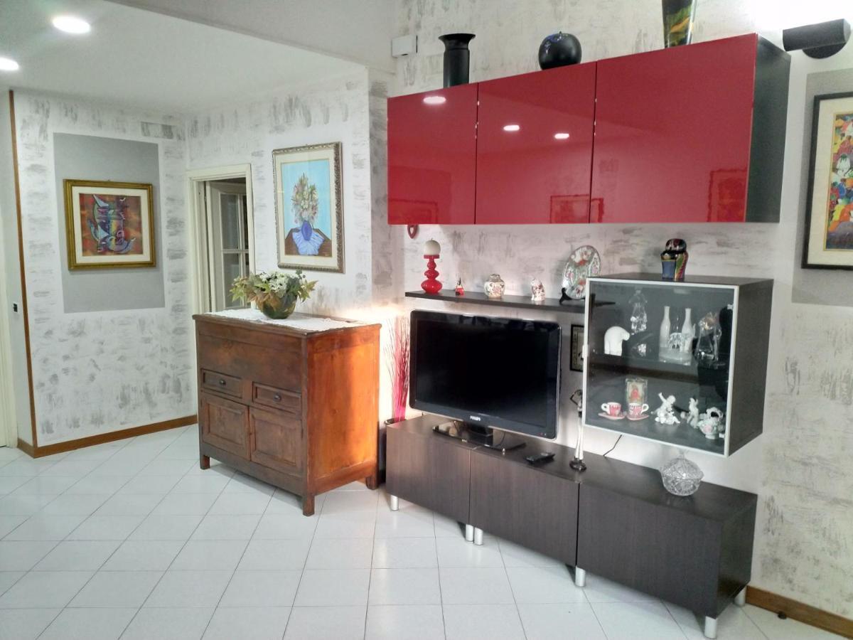 A Due Passi Apartment Arezzo Bagian luar foto